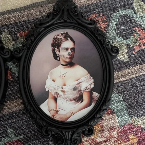 Gothic Black Ornate Wall Art Set - Halloween - Picture 2 of 3